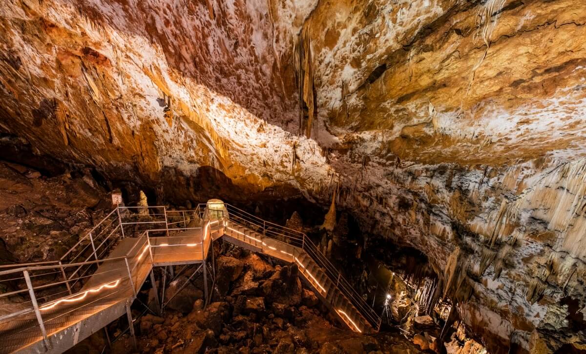 пещера Ойлат (Oylat Mağarası)