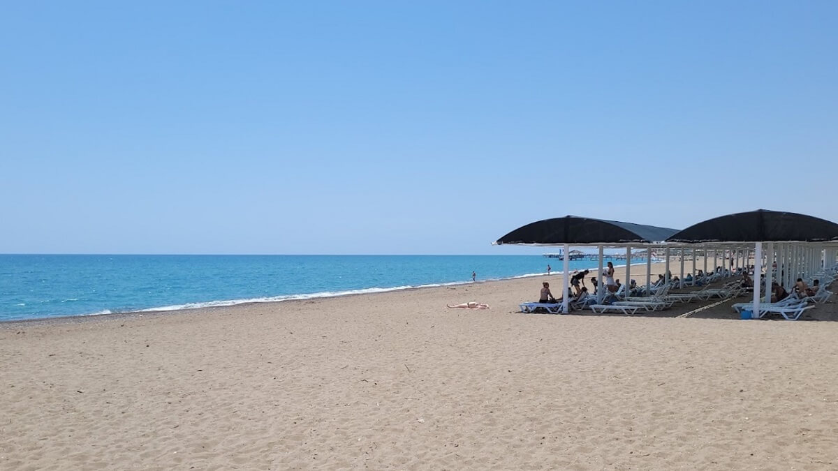 Общественный пляж Богазкент (Boğazkent Halk Plajı)