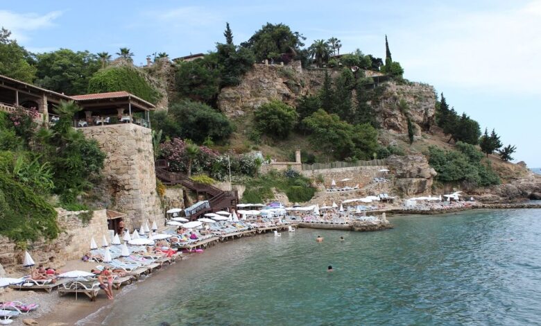 Пляж Мермерли – красивый пляж в историческом Калеичи - Mermerli Plajı - Muratpaşa Antalya